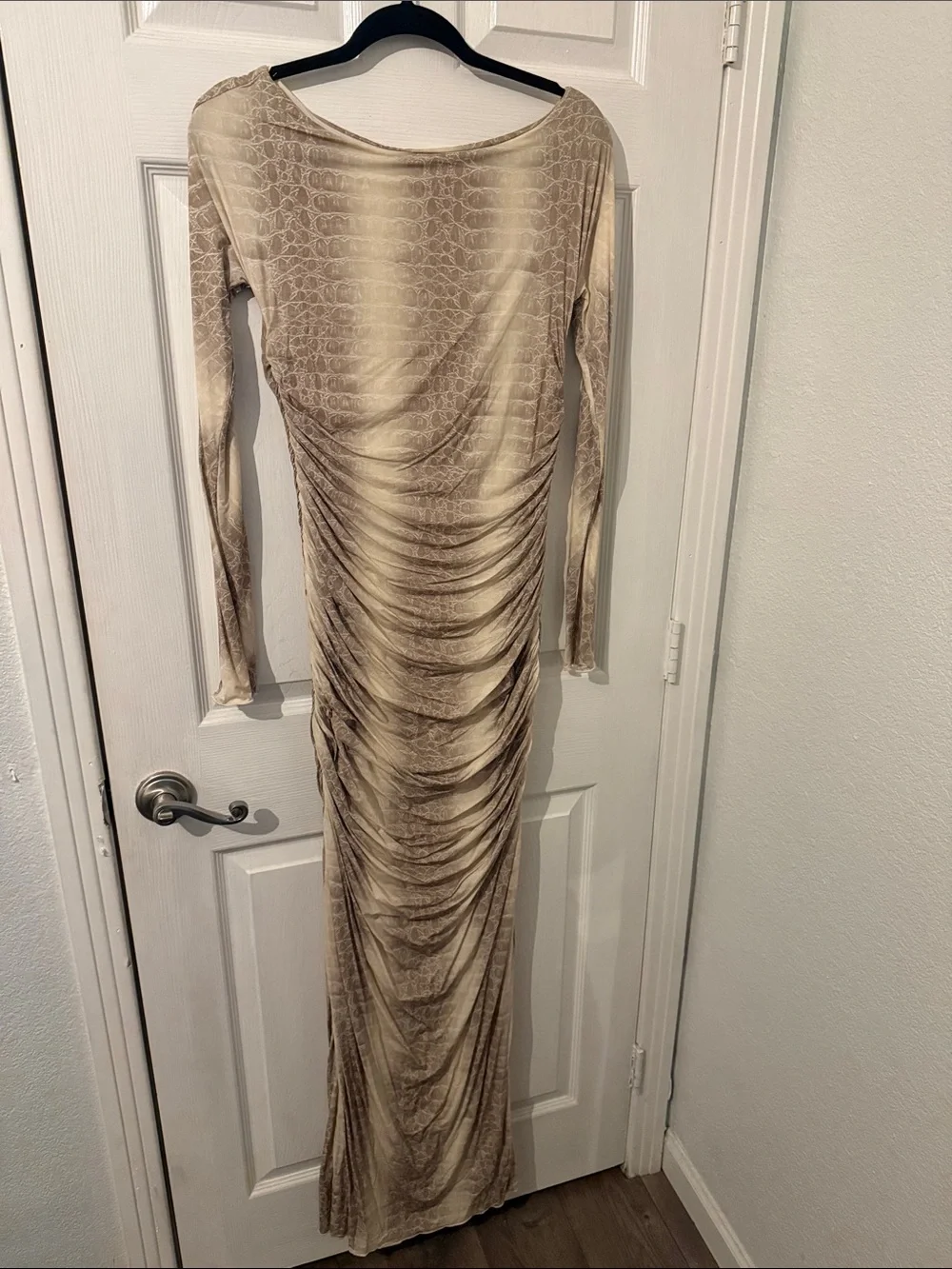naked wardrobe Taupe Ruched Long Sleeve Maxi Dress